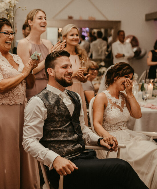 Ronja Bensch Hochzeitsfotograf Leverkusen: Boho Hochzeitsfotos Fotoshooting Scheune Hannover