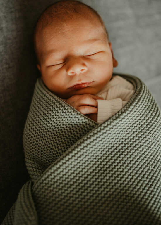 Ronja Bensch Hochzeitsfotograf Leverkusen: Newborn Fotoshooting