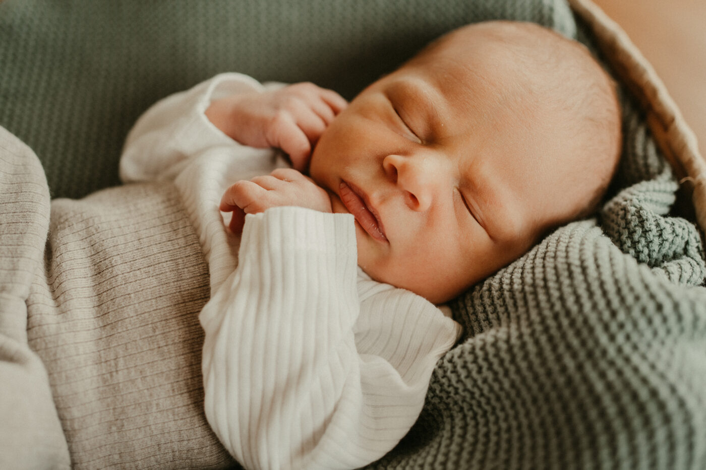 Ronja Bensch Hochzeitsfotograf Leverkusen: Newborn Fotoshooting