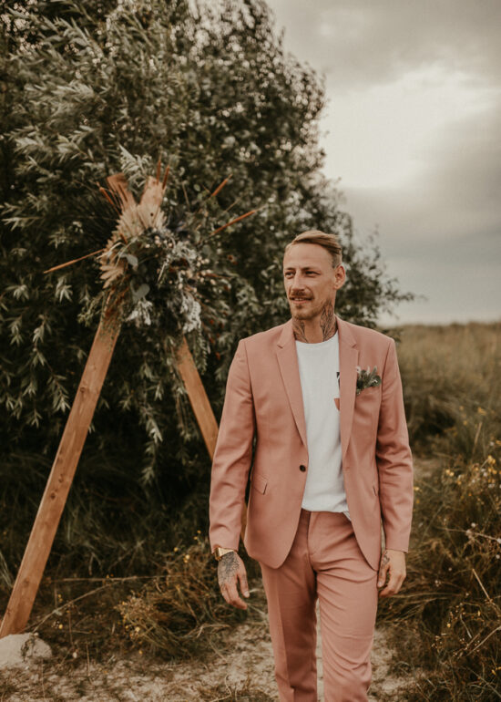 Ronja Bensch Hochzeitsfotograf Leverkusen: Hochzeit Fotoshooting Strand Schilling Bräutigam
