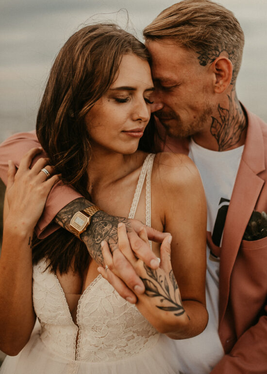 Ronja Bensch Hochzeitsfotograf Leverkusen: Hochzeit Fotoshooting Strand Schilling