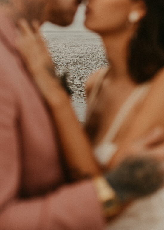 Ronja Bensch Hochzeitsfotograf Leverkusen: Hochzeit Fotoshooting Strand Schilling