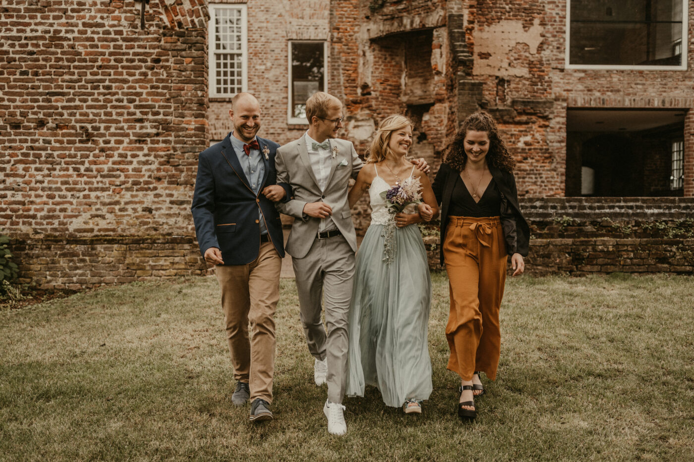 Ronja Bensch Hochzeitsfotograf Leverkusen: Hochzeit in Weeze Gruppenbilder