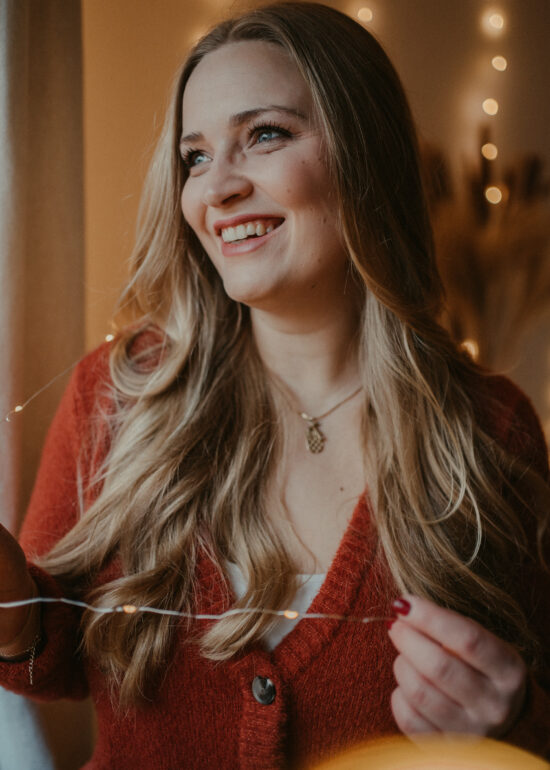 Ronja Bensch Hochzeitsfotograf Leverkusen: Home Fotoshooting natürliche Fotos