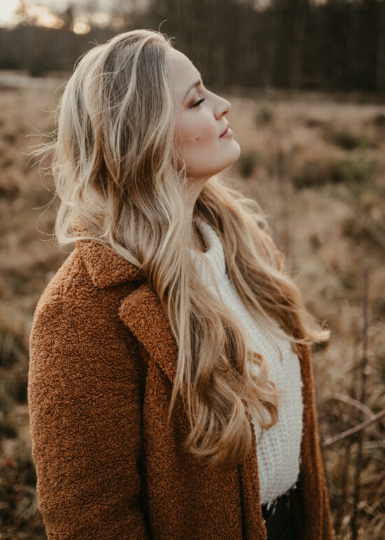 Ronja Bensch Hochzeitsfotograf Leverkusen: Portrait Fotoshooting natürliche Fotos