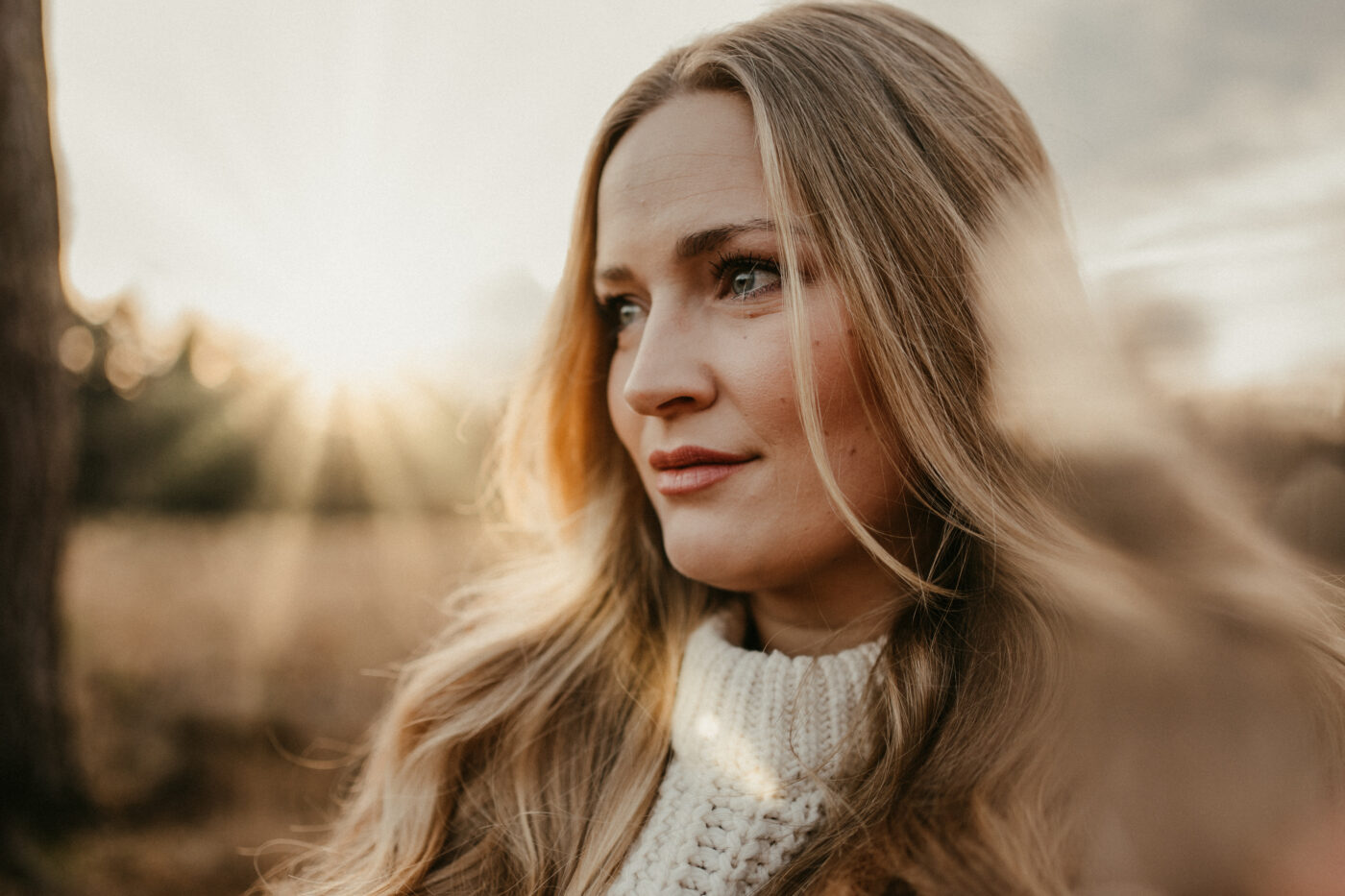 Ronja Bensch Hochzeitsfotograf Leverkusen: Portrait Fotoshooting natürliche Fotos