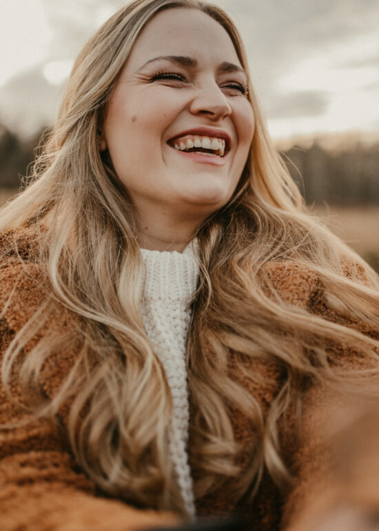 Ronja Bensch Hochzeitsfotograf Leverkusen: Portrait Fotoshooting natürliche Fotos