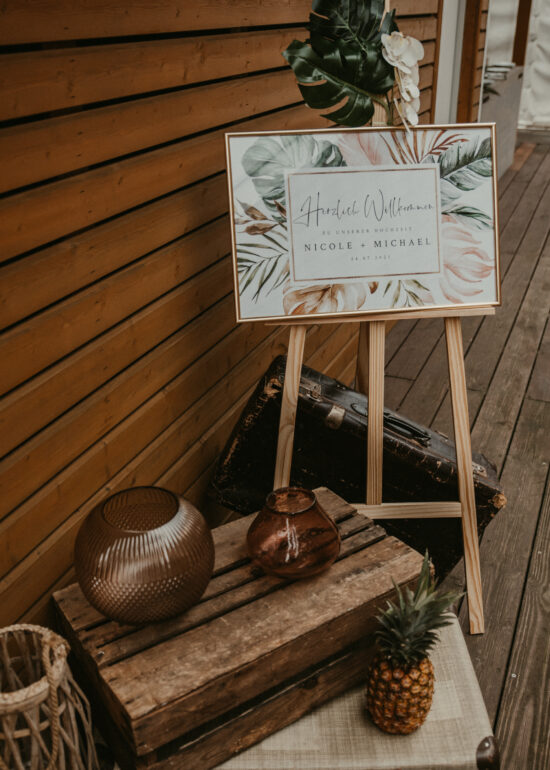 Ronja Bensch Hochzeitsfotograf Leverkusen: Hochzeit Willkommensschild