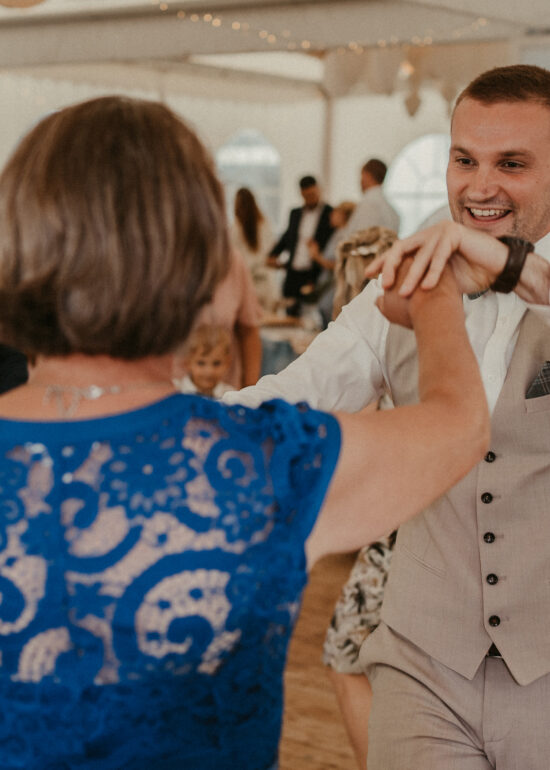 Ronja Bensch Hochzeitsfotograf Leverkusen: Hochzeit Tanzen