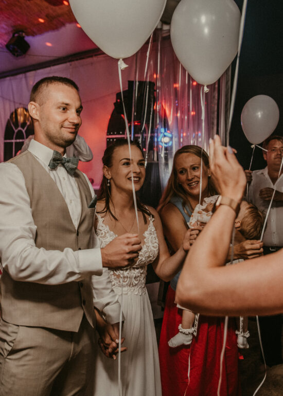 Ronja Bensch Hochzeitsfotograf Leverkusen: Hochzeitsfeier Party