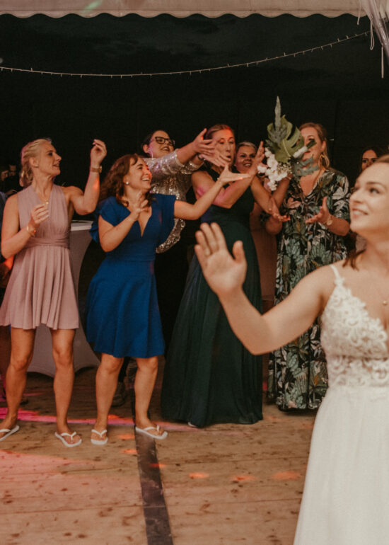 Ronja Bensch Hochzeitsfotograf Leverkusen: Hochzeitsfeier Party