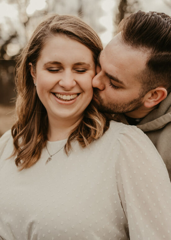 Ronja Bensch Hochzeitsfotograf Leverkusen: Babybauch Fotoshooting Outdoor Solingen