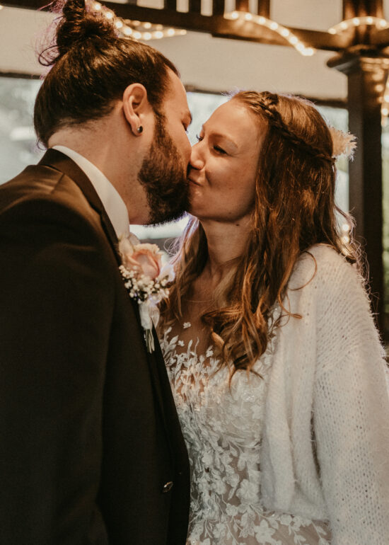 Ronja Bensch Fotografie – Hochzeitsfotograf Leverkusen: Kuss