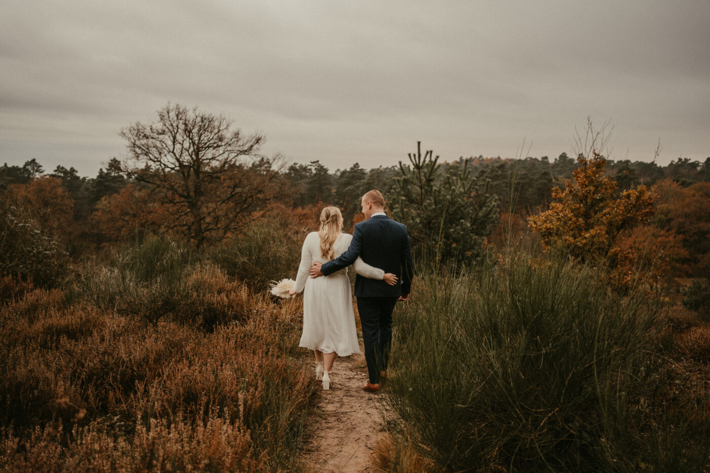 Ronja Bensch Fotografie – Hochzeitsfotograf Leverkusen: Fotoshooting in der Natur